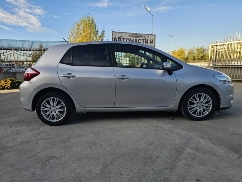 Toyota Auris 2.2 D-4D/ FACELIFT/ 126к.с./ ЕВРО 5, снимка 6 - Автомобили и джипове - 52406222