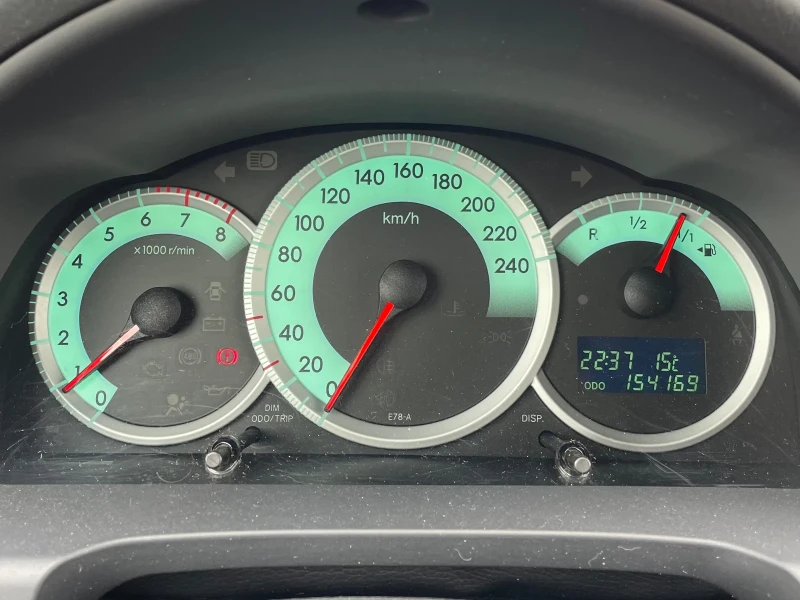 Toyota Corolla verso 1.6i , снимка 13 - Автомобили и джипове - 52409519