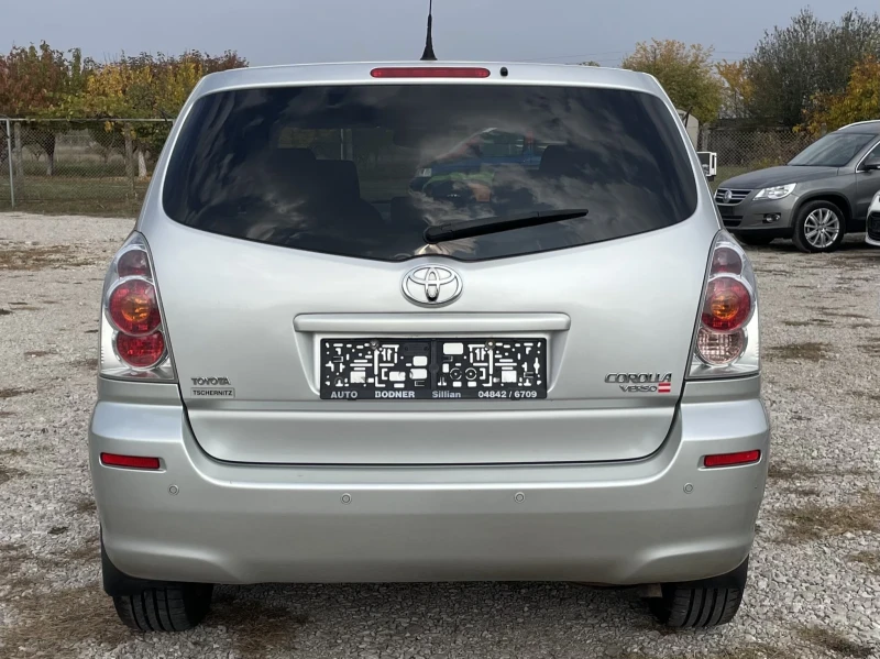 Toyota Corolla verso 1.6i , снимка 6 - Автомобили и джипове - 52409519