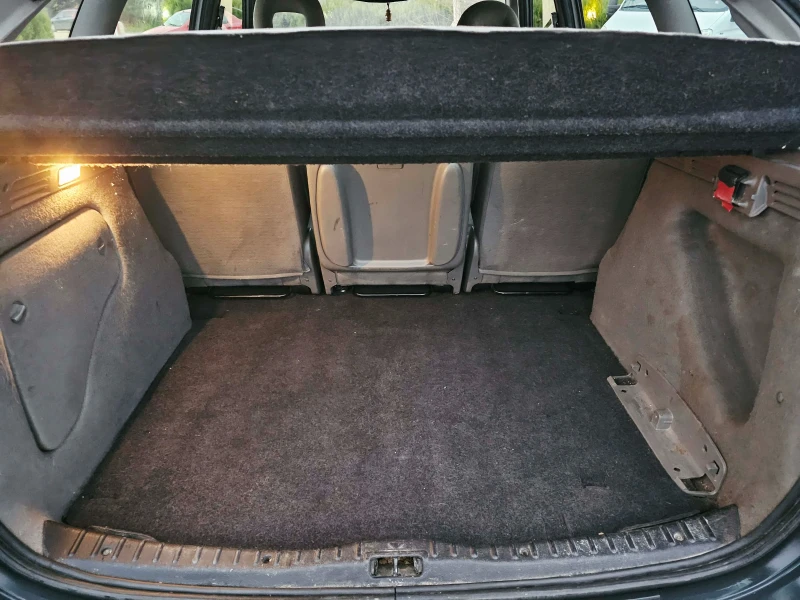 Citroen Xsara picasso 2.0 HDI, снимка 7 - Автомобили и джипове - 52705451