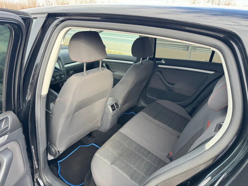 VW Golf 1.9 Tdi, снимка 5 - Автомобили и джипове - 53102261