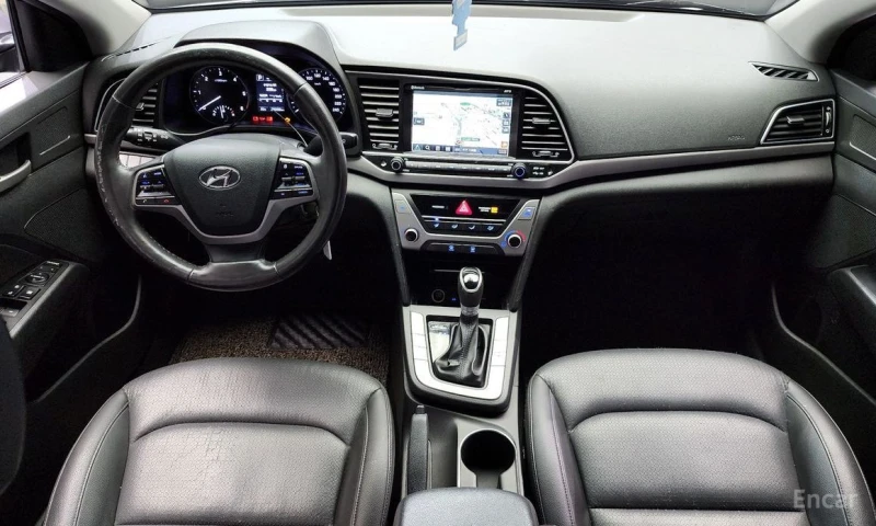 Hyundai Elantra, снимка 7 - Автомобили и джипове - 53188693