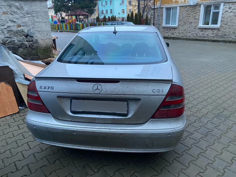 Mercedes-Benz E 270 2.7CDI, снимка 7 - Автомобили и джипове - 53323955