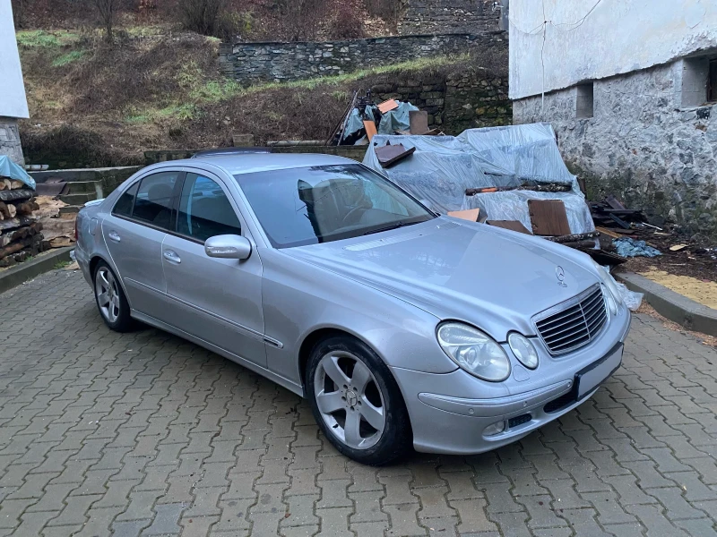 Mercedes-Benz E 270 2.7CDI, снимка 4 - Автомобили и джипове - 53323955