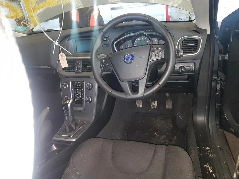 Volvo V40 1.6dчасти , снимка 4 - Автомобили и джипове - 18111604