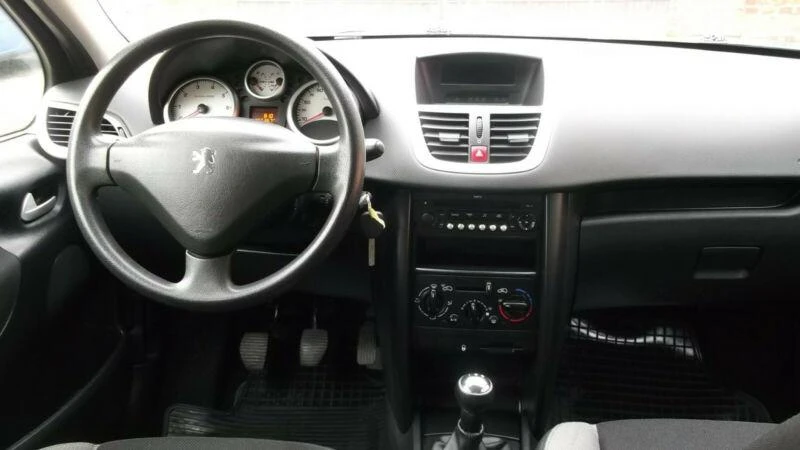 Peugeot 207 1.4 88 KC бензин, 1.6дизел, снимка 3 - Автомобили и джипове - 47307088