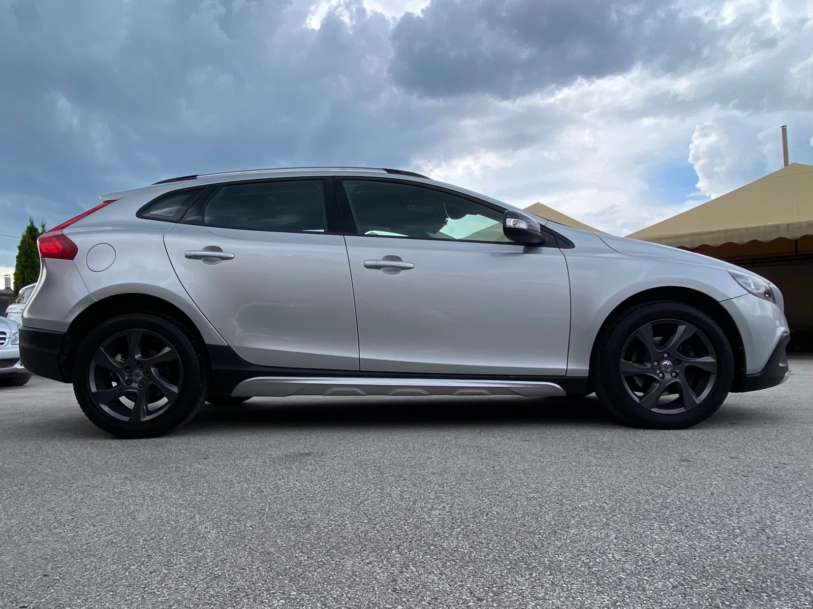 Volvo V40 Cross Country 1.6D D2 6ск. 100% РЕАЛНИ КИЛОМЕТРИ-ДОКАЗУЕМИ !!!!  - изображение 4