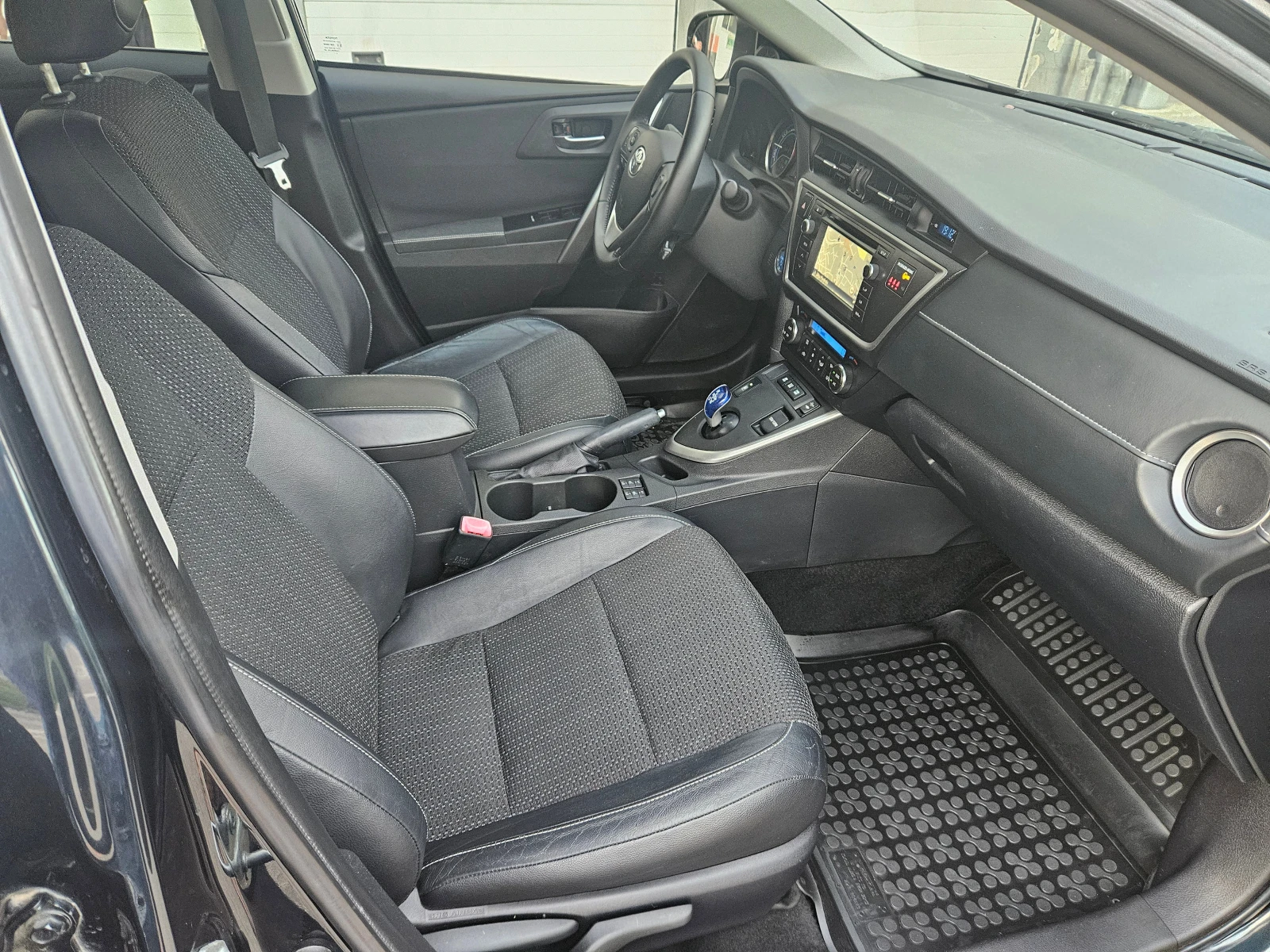 Toyota Auris 1.8 Hybrid/NAVI/ | Mobile.bg   15