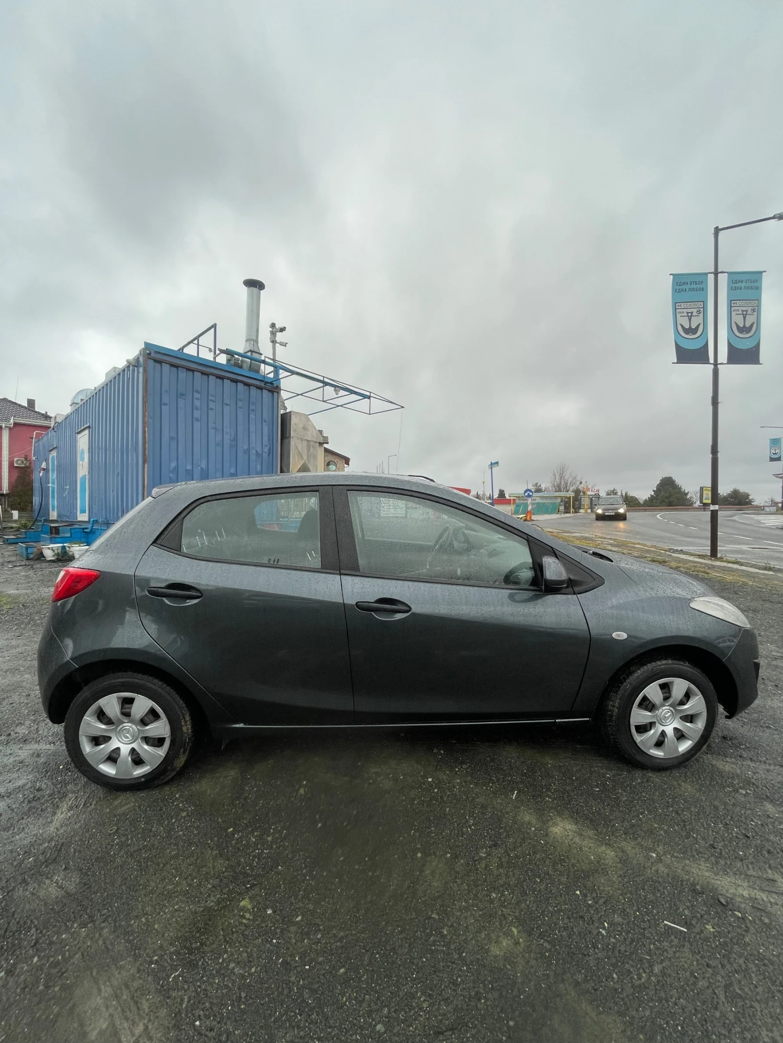 Mazda 2 1.3I - изображение 6