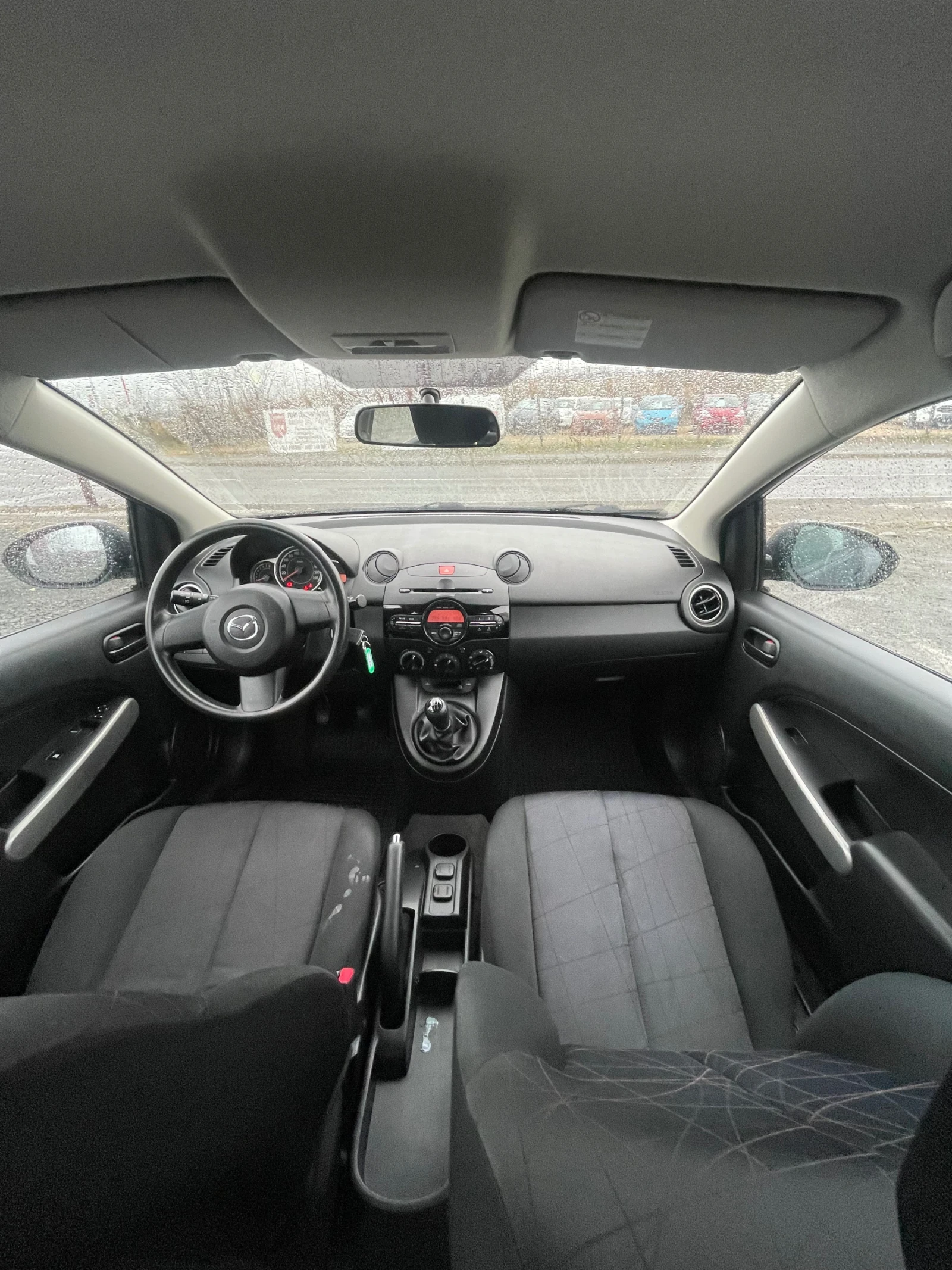 Mazda 2 1.3I - изображение 8