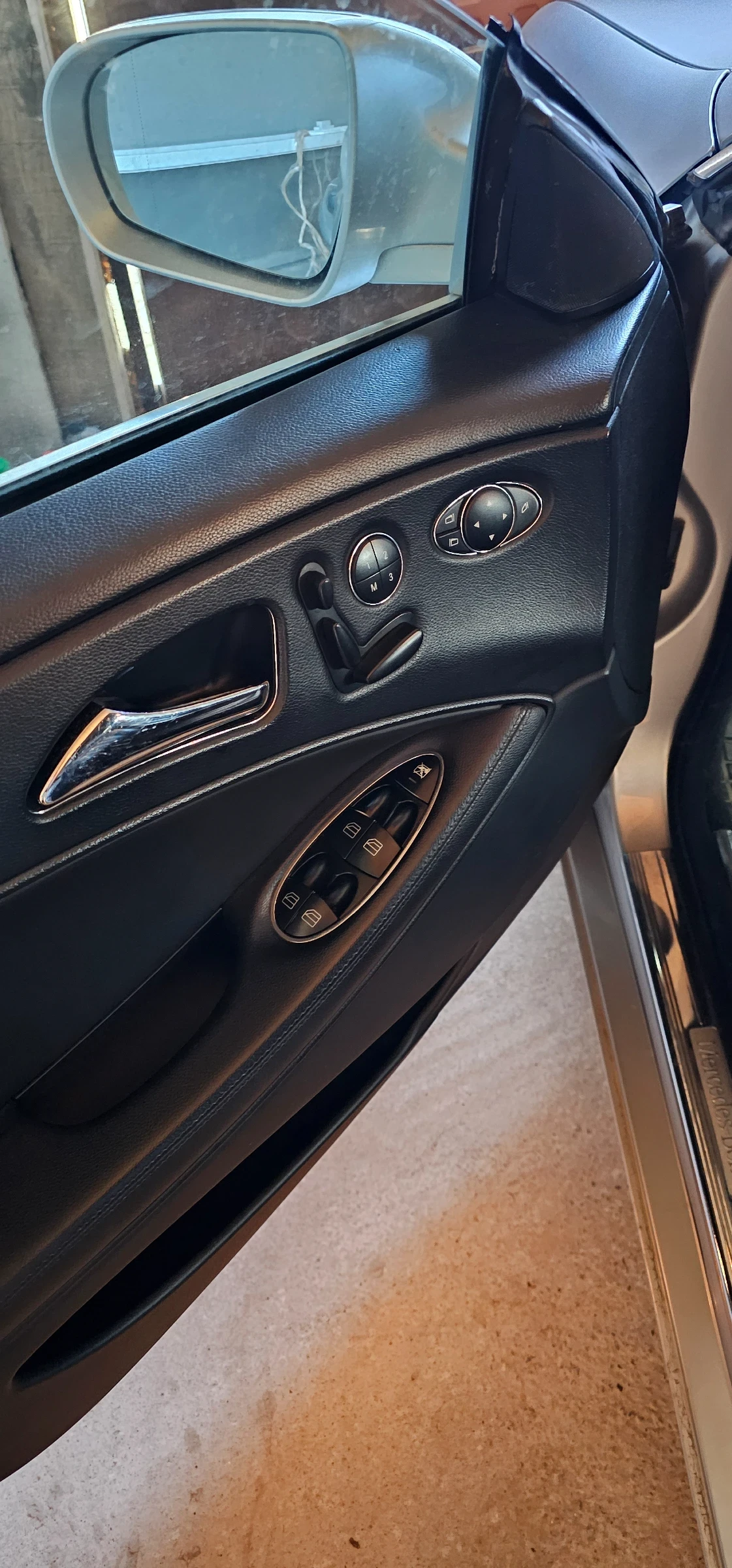 Mercedes-Benz CLS 320  - изображение 6