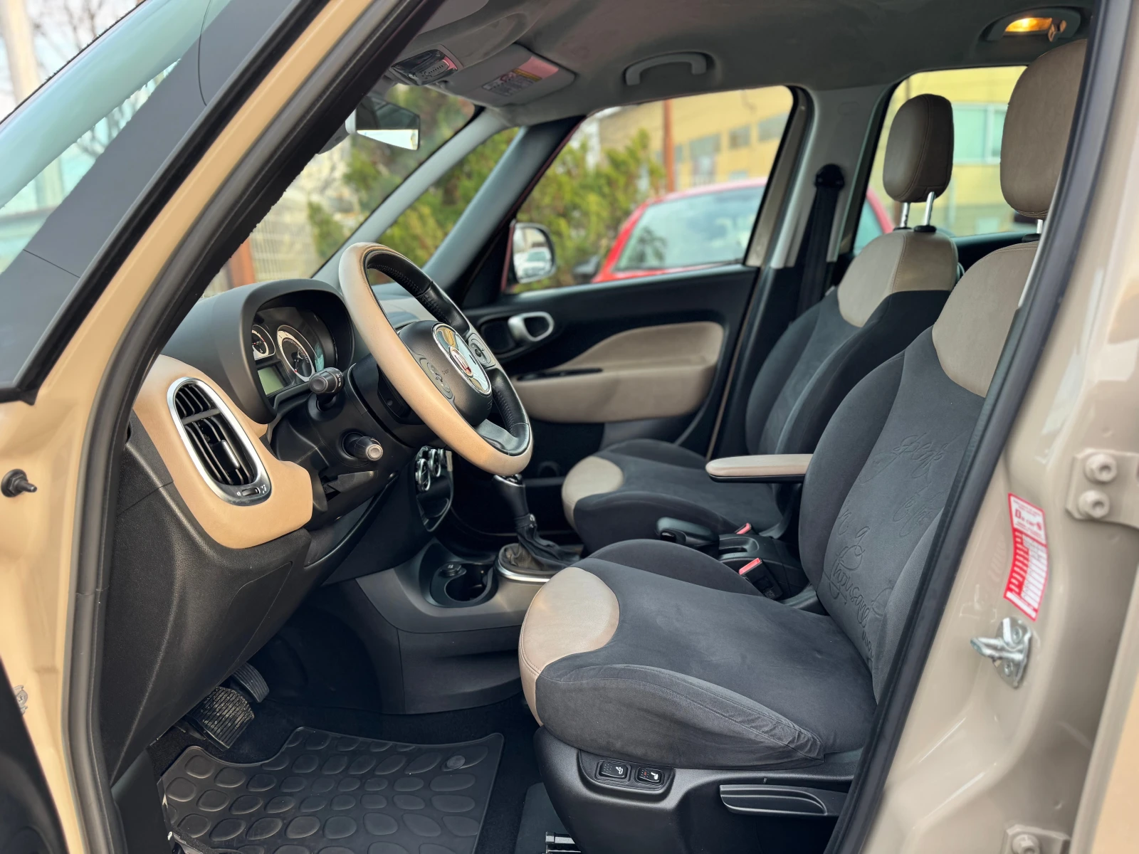 Fiat 500L 1.3M-Jet LIVING* АВТОМАТИК - изображение 8