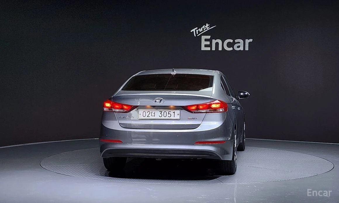 Hyundai Elantra  - изображение 4