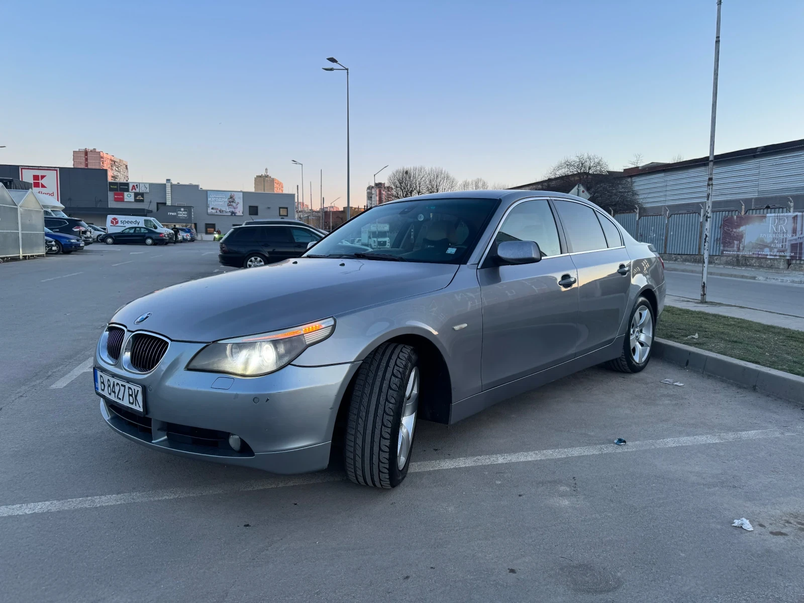 BMW 530 Xi, снимка 3 - Автомобили и джипове - 53787696