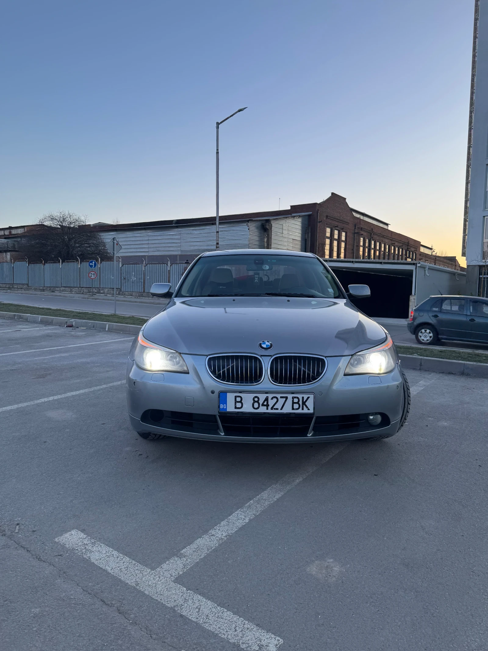 BMW 530 Xi, снимка 2 - Автомобили и джипове - 53787696