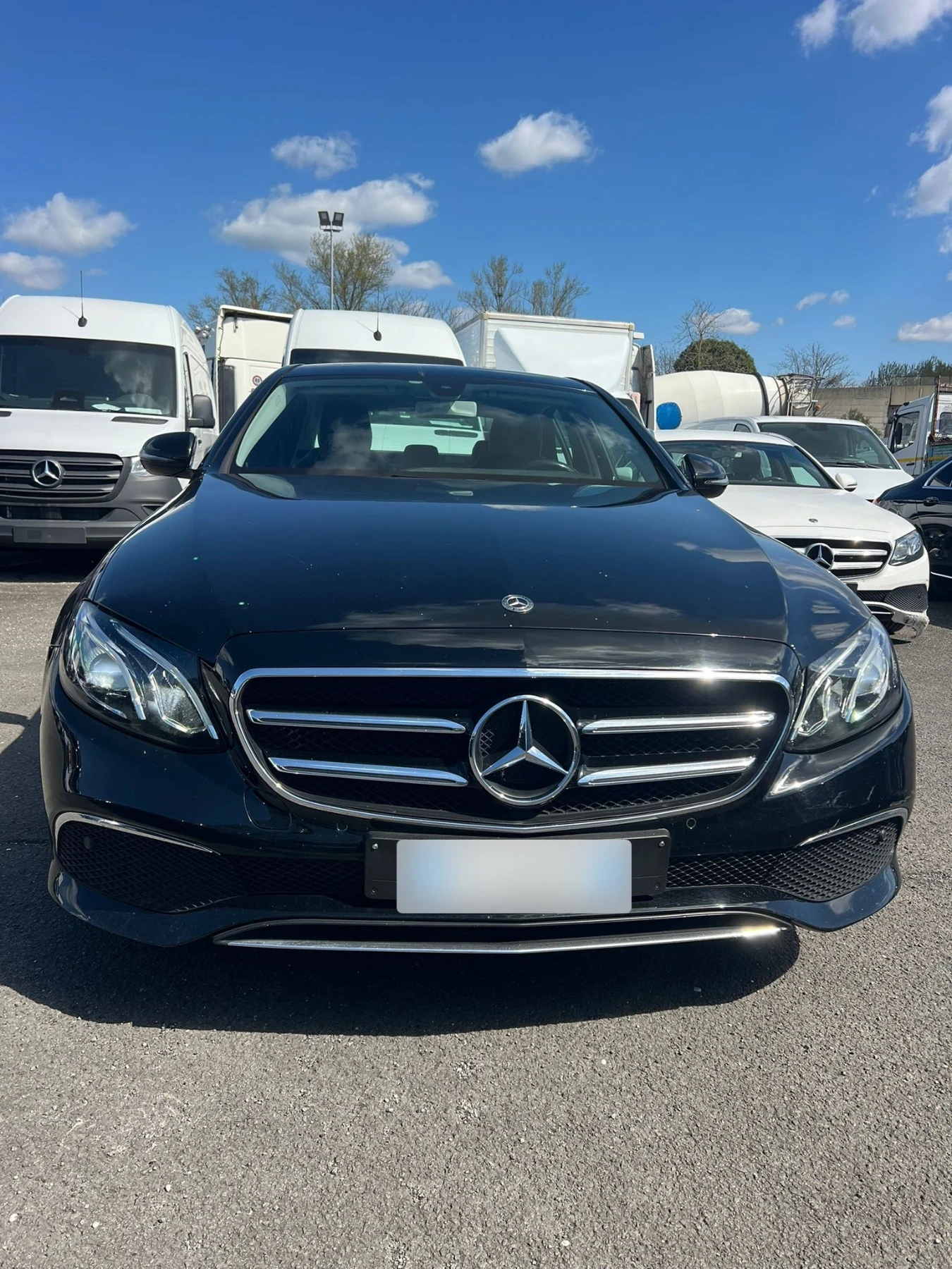 Mercedes-Benz E 220 Auto Premium, снимка 3 - Автомобили и джипове - 54155815
