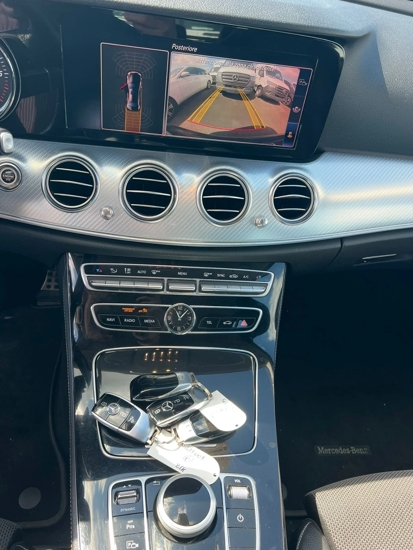 Mercedes-Benz E 220 Auto Premium, снимка 17 - Автомобили и джипове - 54155815