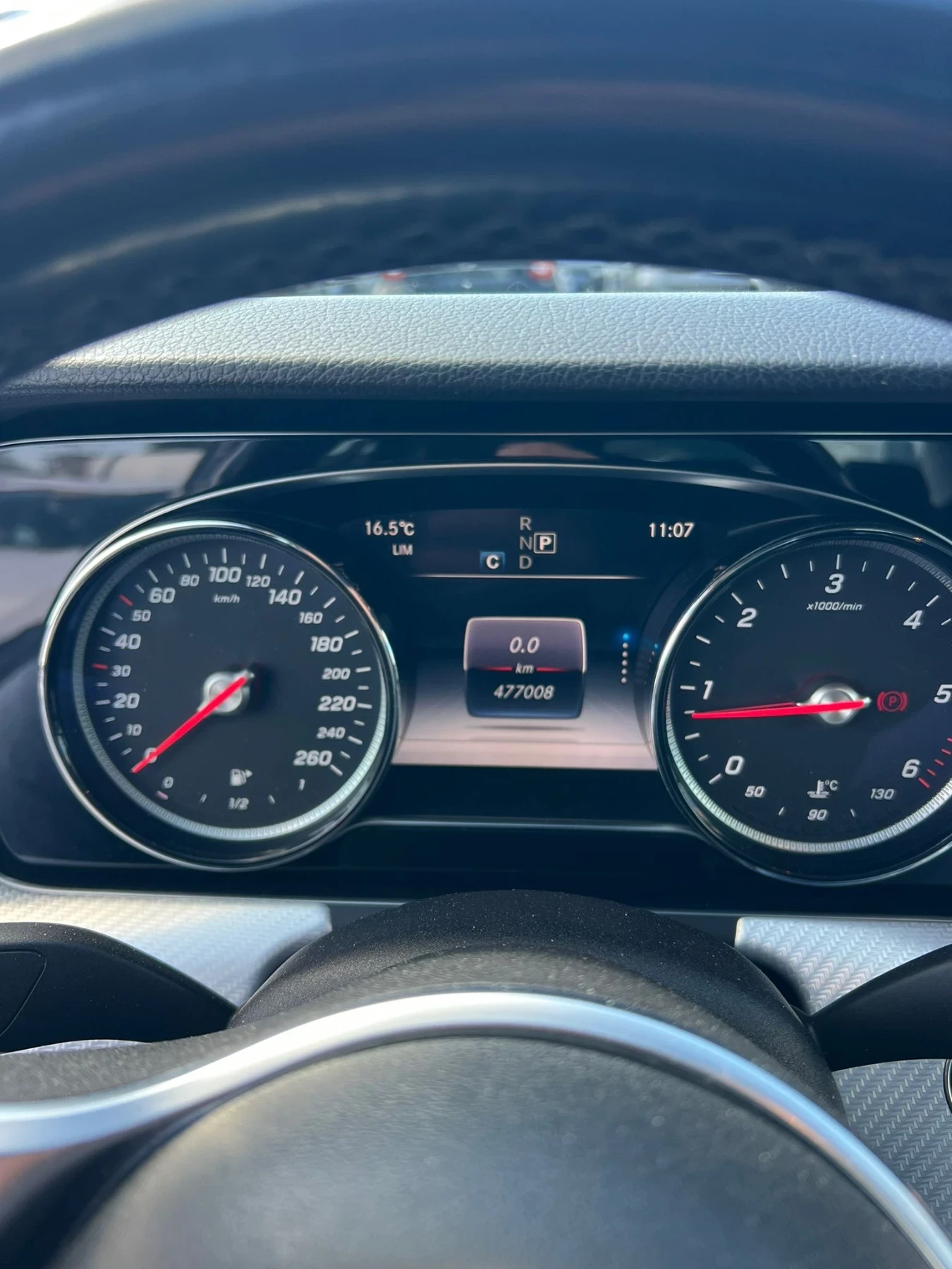 Mercedes-Benz E 220 Auto Premium, снимка 15 - Автомобили и джипове - 54155815