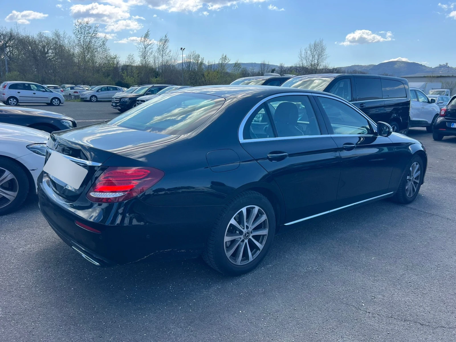 Mercedes-Benz E 220 Auto Premium, снимка 5 - Автомобили и джипове - 54155815