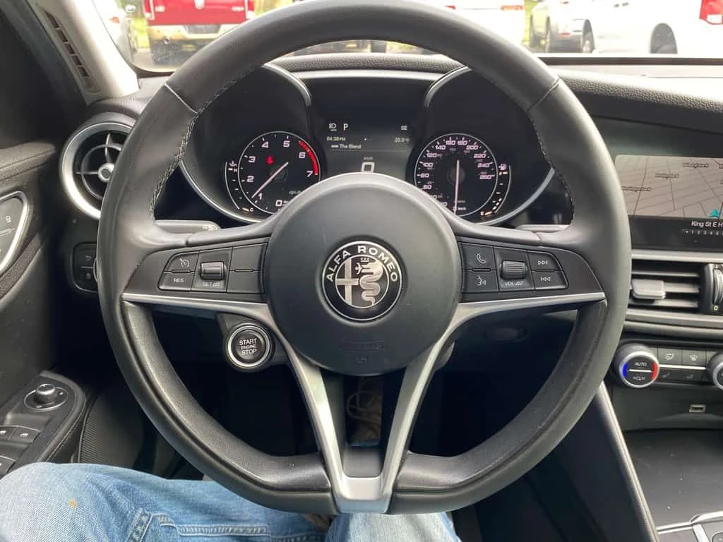 Alfa Romeo Giulia 4dr Sdn AWD /CARFAX/Подгрев/Панорама/, снимка 7 - Автомобили и джипове - 54228200