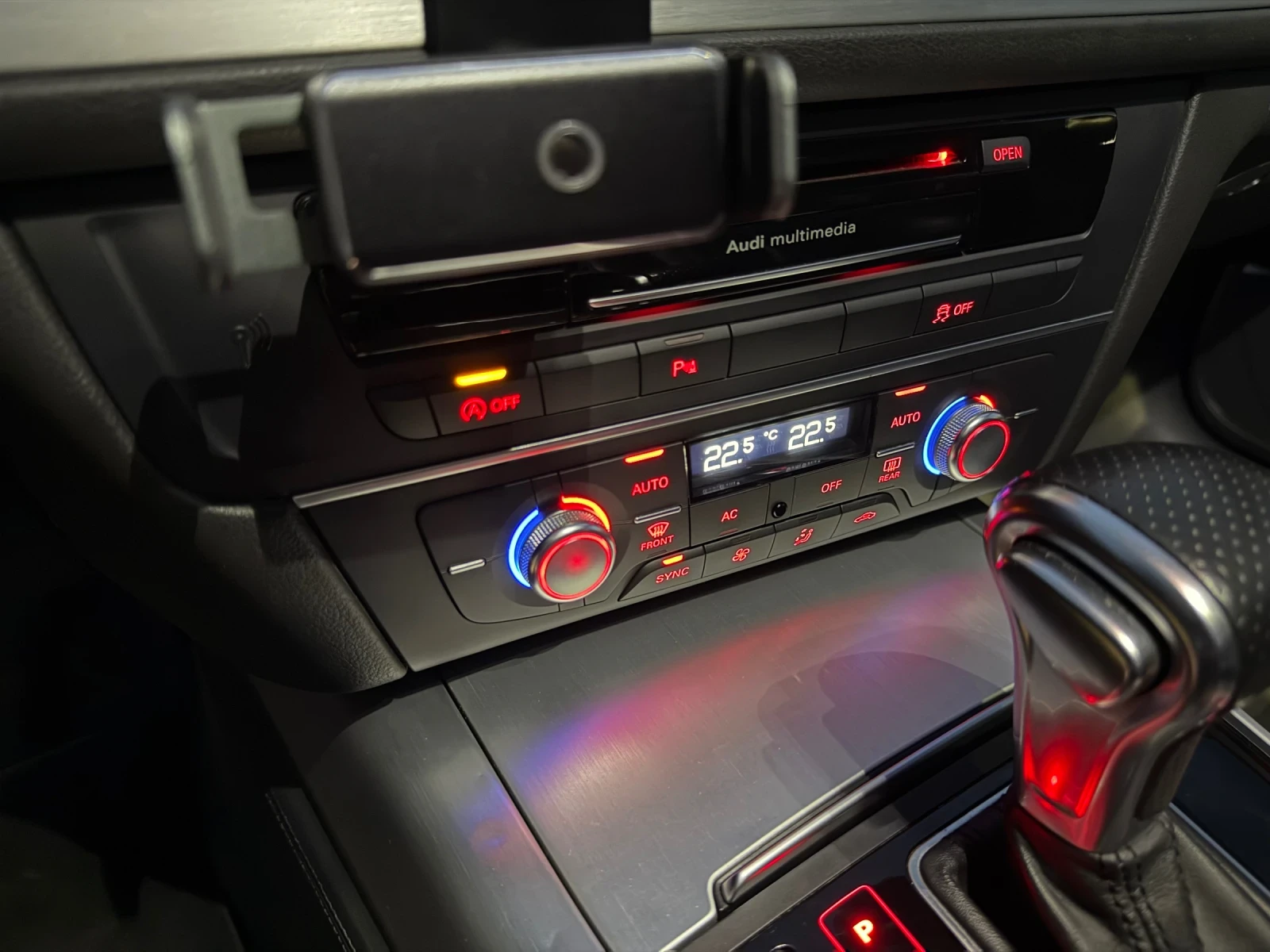 Audi A6 BiTDI, снимка 15 - Автомобили и джипове - 54247712