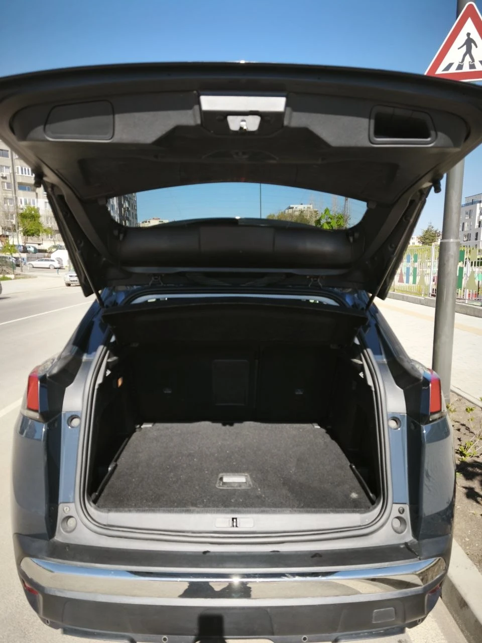 Peugeot 3008 ALLURE 1.5 BlueHDi 130 EAT8 EURO 6, снимка 9 - Автомобили и джипове - 54313900