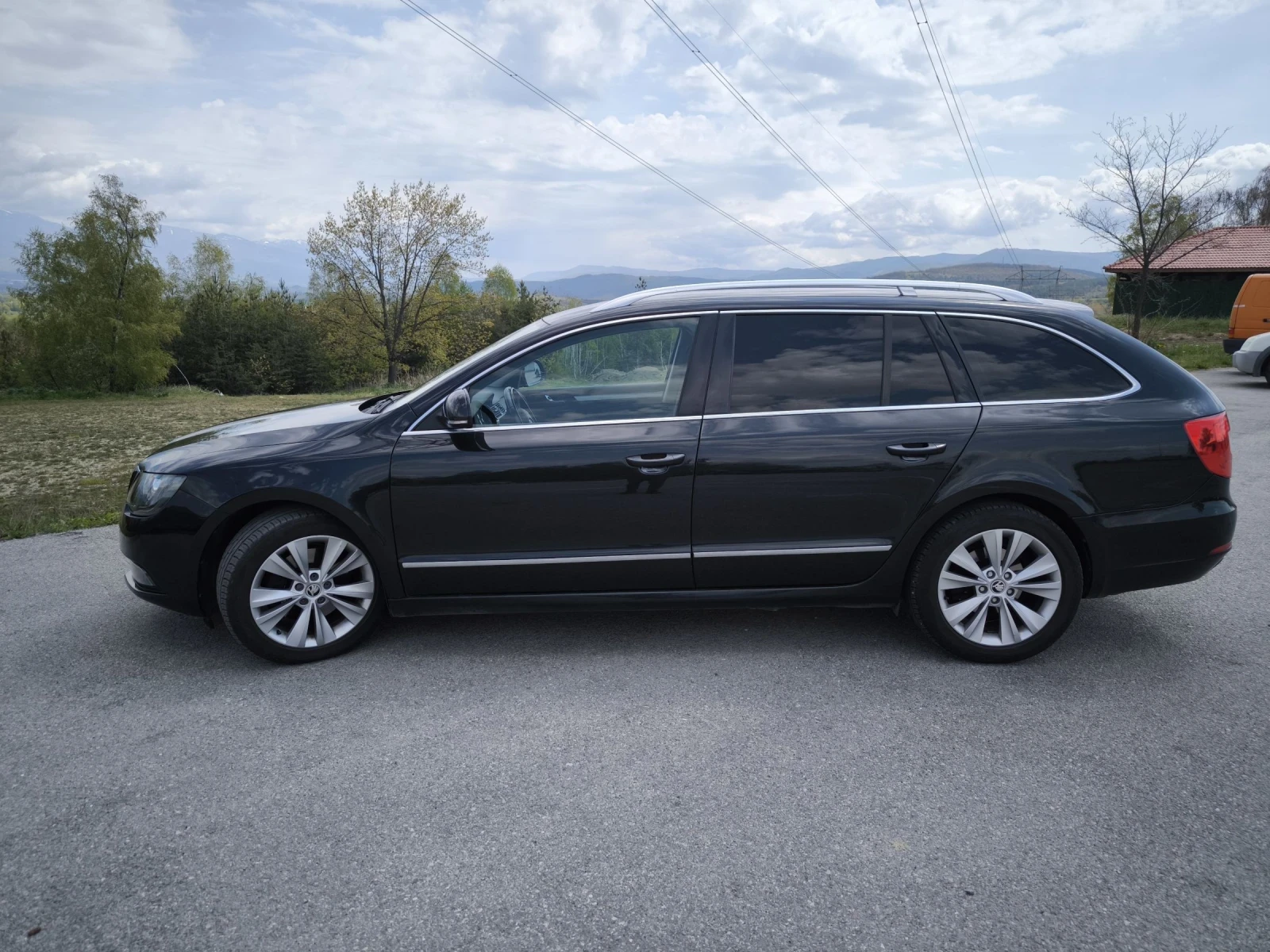 Skoda Superb 4x4 напълно обслужена, снимка 2 - Автомобили и джипове - 54383617