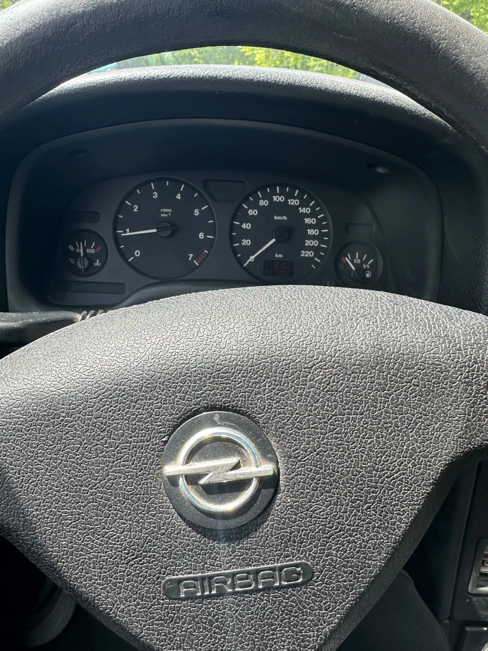 Opel Astra 1.6 бензин и газ, снимка 8 - Автомобили и джипове - 54436194