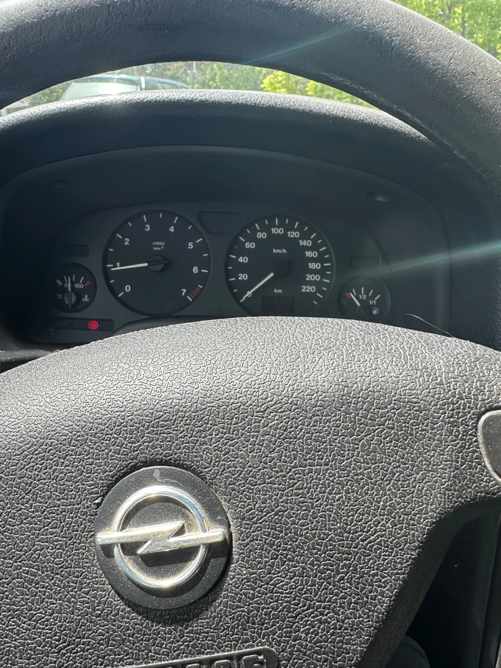 Opel Astra 1.6 бензин и газ, снимка 10 - Автомобили и джипове - 54436194