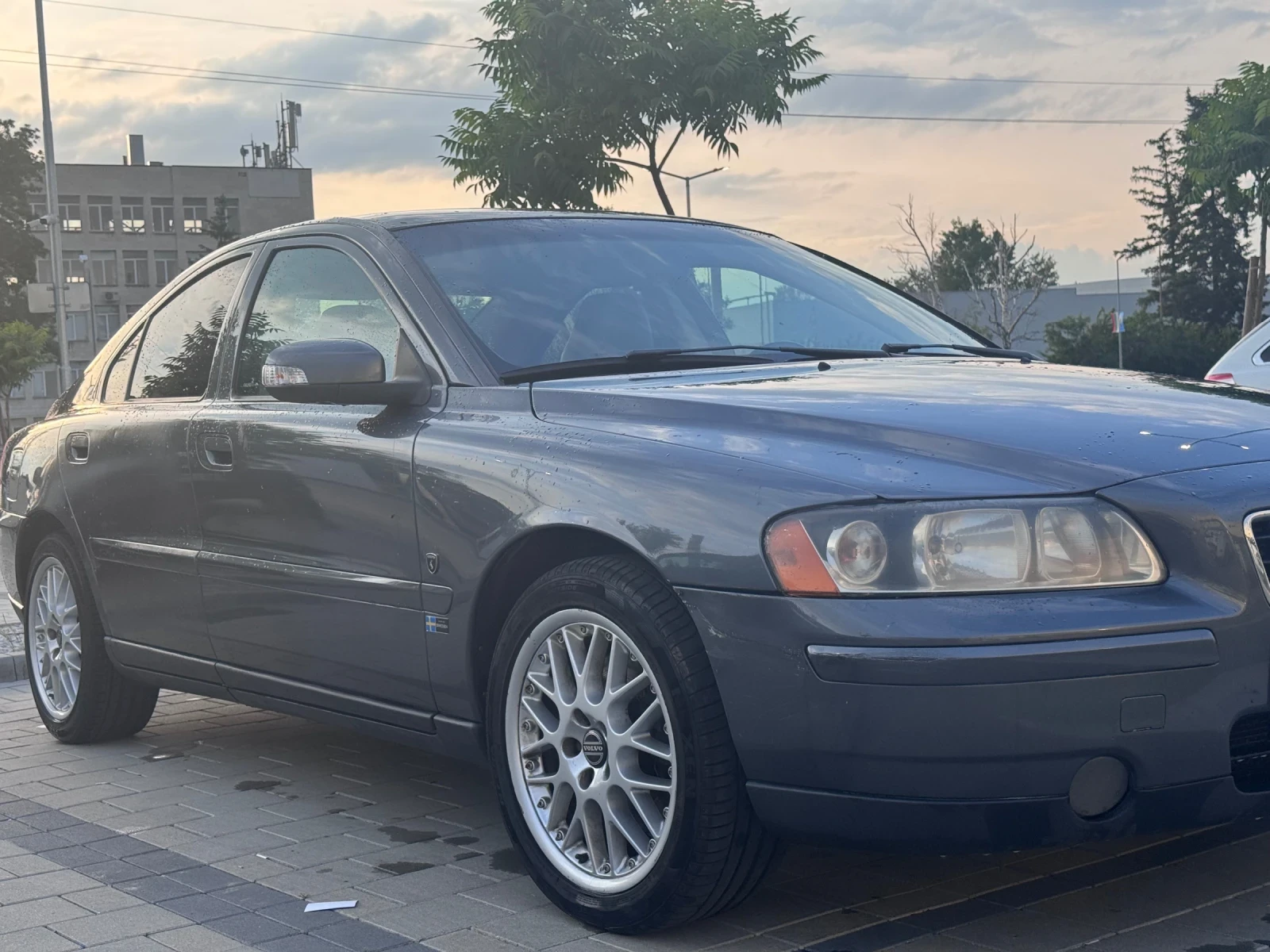 Volvo S60 2.4 D5, снимка 2 - Автомобили и джипове - 54465897