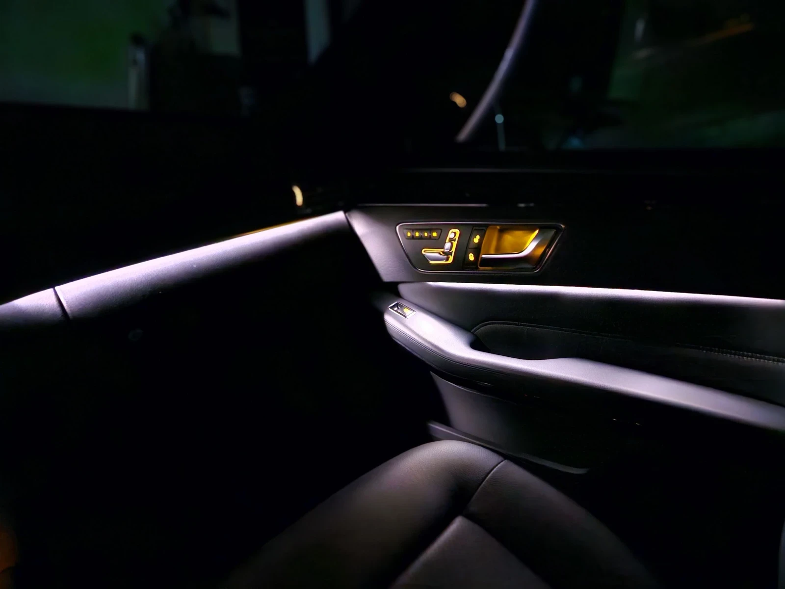Mercedes-Benz E 250 Bluetec AMG FACELIFT 360  PANORAMA, снимка 17 - Автомобили и джипове - 54520621
