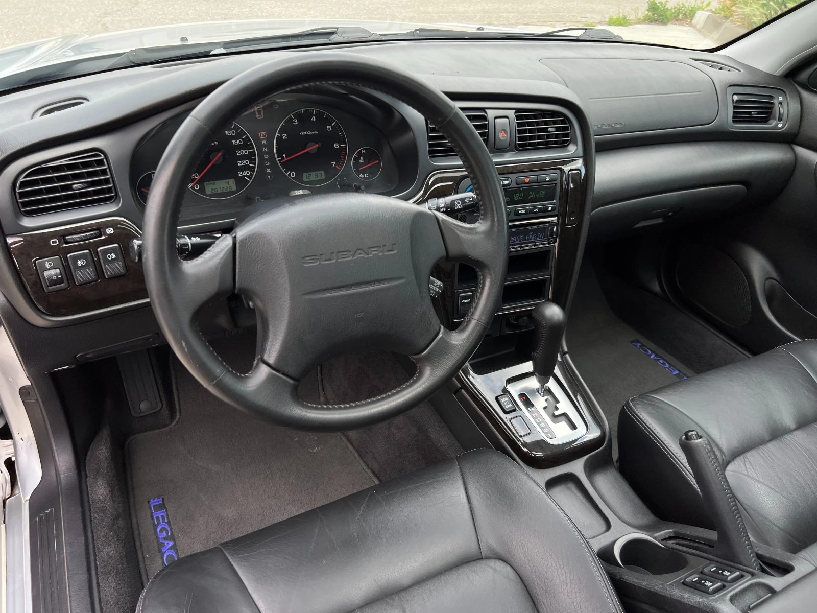 Subaru Legacy 2.5i-156к.с-4х4-ТОП СЪСТОЯНИЕ!!!, снимка 9 - Автомобили и джипове - 54858308