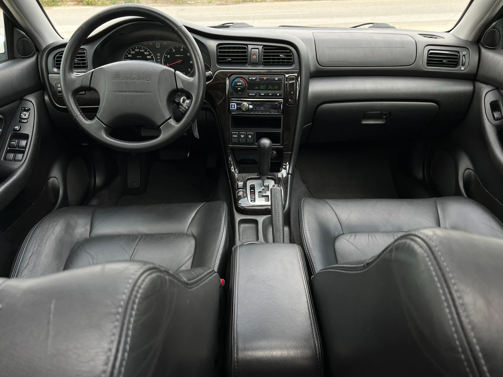 Subaru Legacy 2.5i-156к.с-4х4-ТОП СЪСТОЯНИЕ!!!, снимка 10 - Автомобили и джипове - 54858308