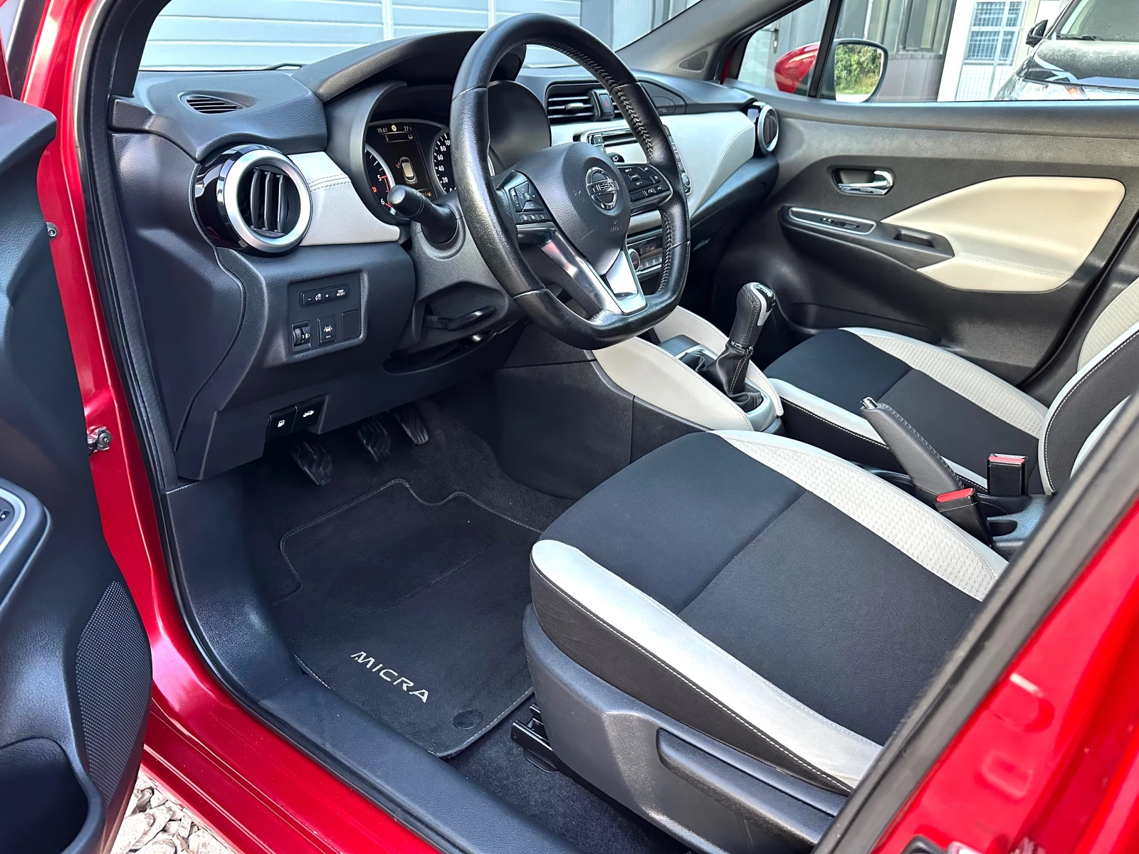 Nissan Micra 1.5dci TEKNA BOSE KEYLESS LED NAVI FULL , снимка 9 - Автомобили и джипове - 54977286