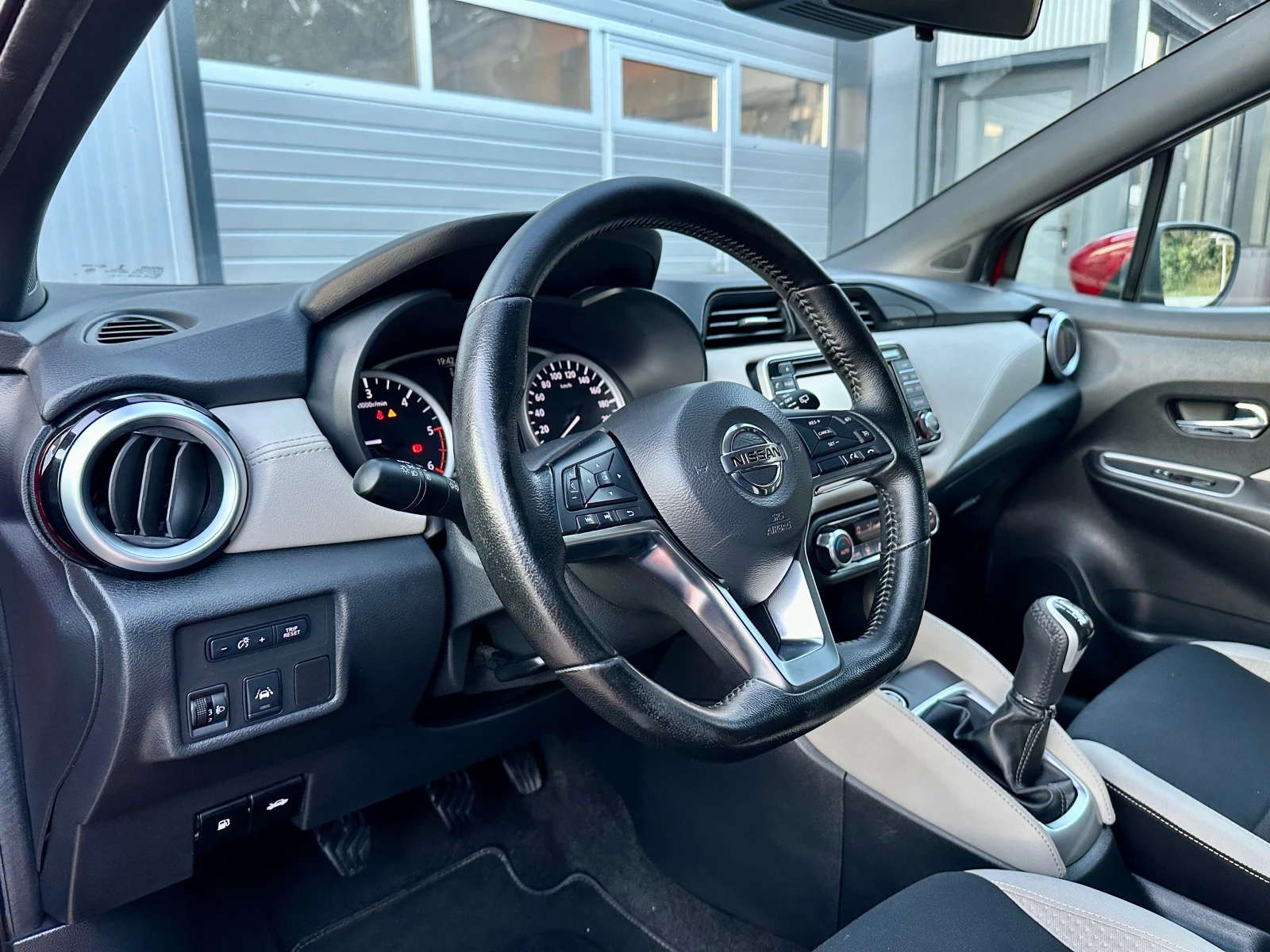 Nissan Micra 1.5dci TEKNA BOSE KEYLESS LED NAVI FULL , снимка 12 - Автомобили и джипове - 54977286