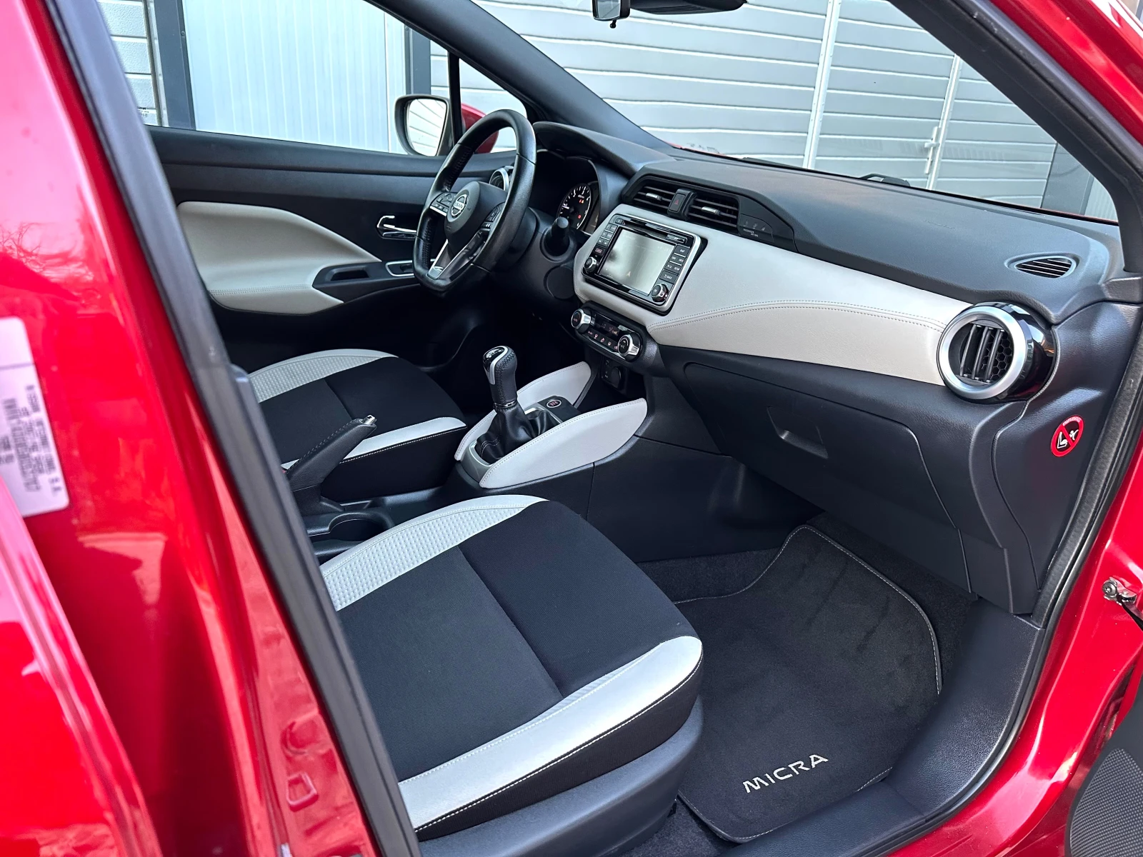 Nissan Micra 1.5dci TEKNA BOSE KEYLESS LED NAVI FULL , снимка 10 - Автомобили и джипове - 54977286