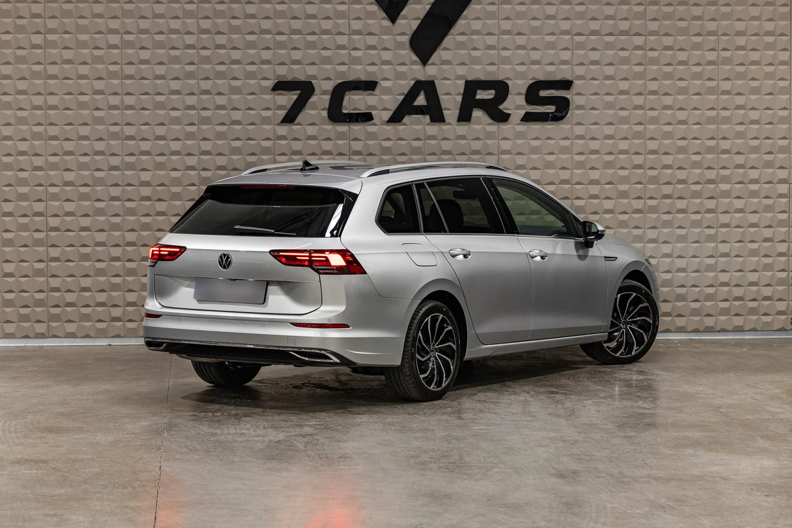 VW Golf 8 Variant | 1.5 TSI | IQ.Light LED | , снимка 6 - Автомобили и джипове - 55530790