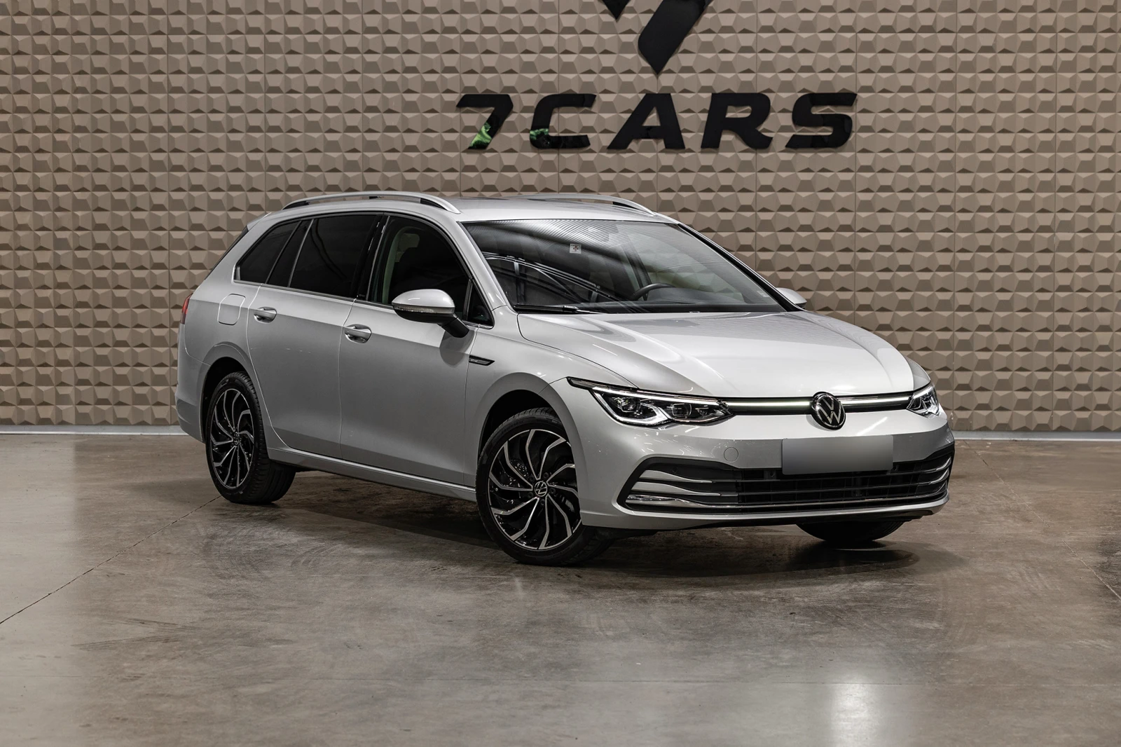 VW Golf 8 Variant | 1.5 TSI | IQ.Light LED | , снимка 3 - Автомобили и джипове - 55530790