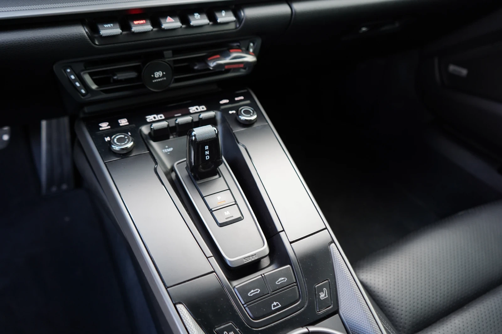 Porsche 911 Carrera* Cabrio* AKRAPOVIC* SportChrono* BOSE, снимка 13 - Автомобили и джипове - 55941911