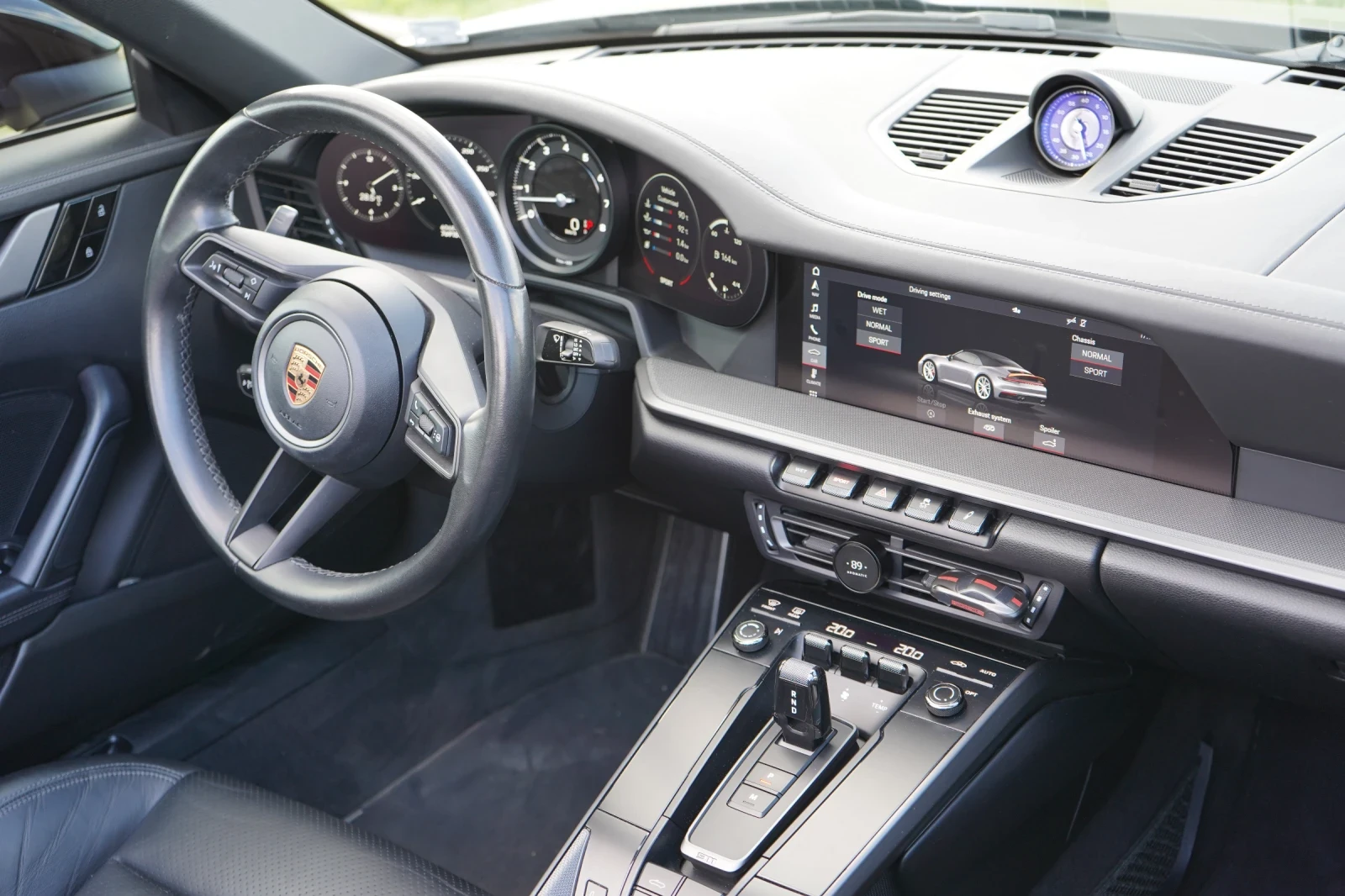 Porsche 911 Carrera* Cabrio* AKRAPOVIC* SportChrono* BOSE, снимка 14 - Автомобили и джипове - 55941911