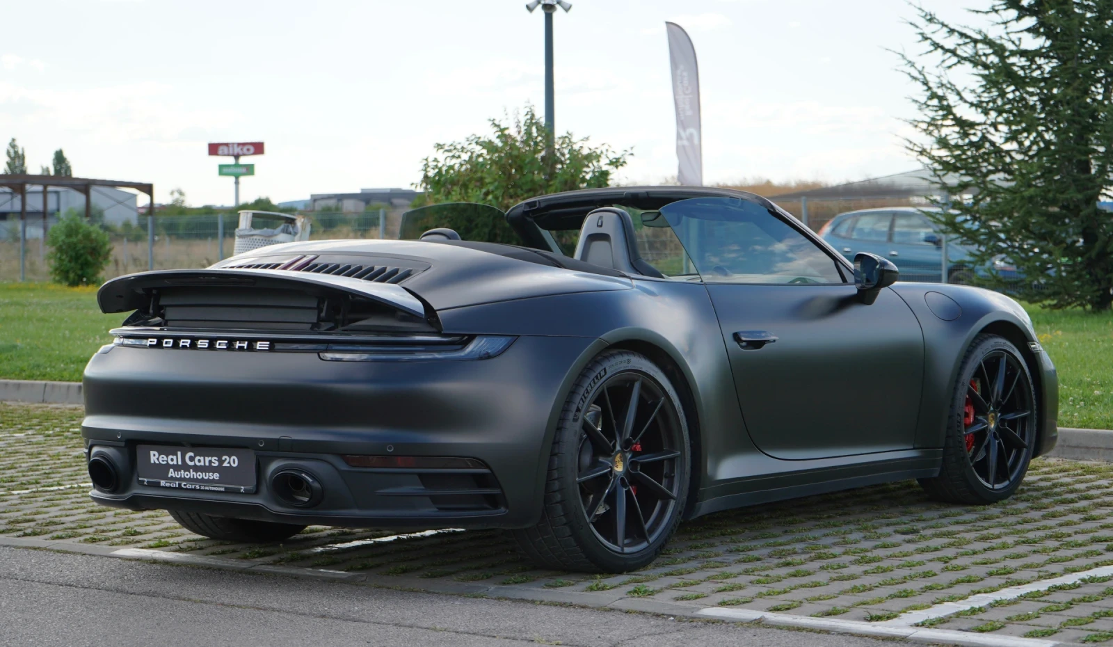 Porsche 911 Carrera* Cabrio* AKRAPOVIC* SportChrono* BOSE, снимка 4 - Автомобили и джипове - 55941911