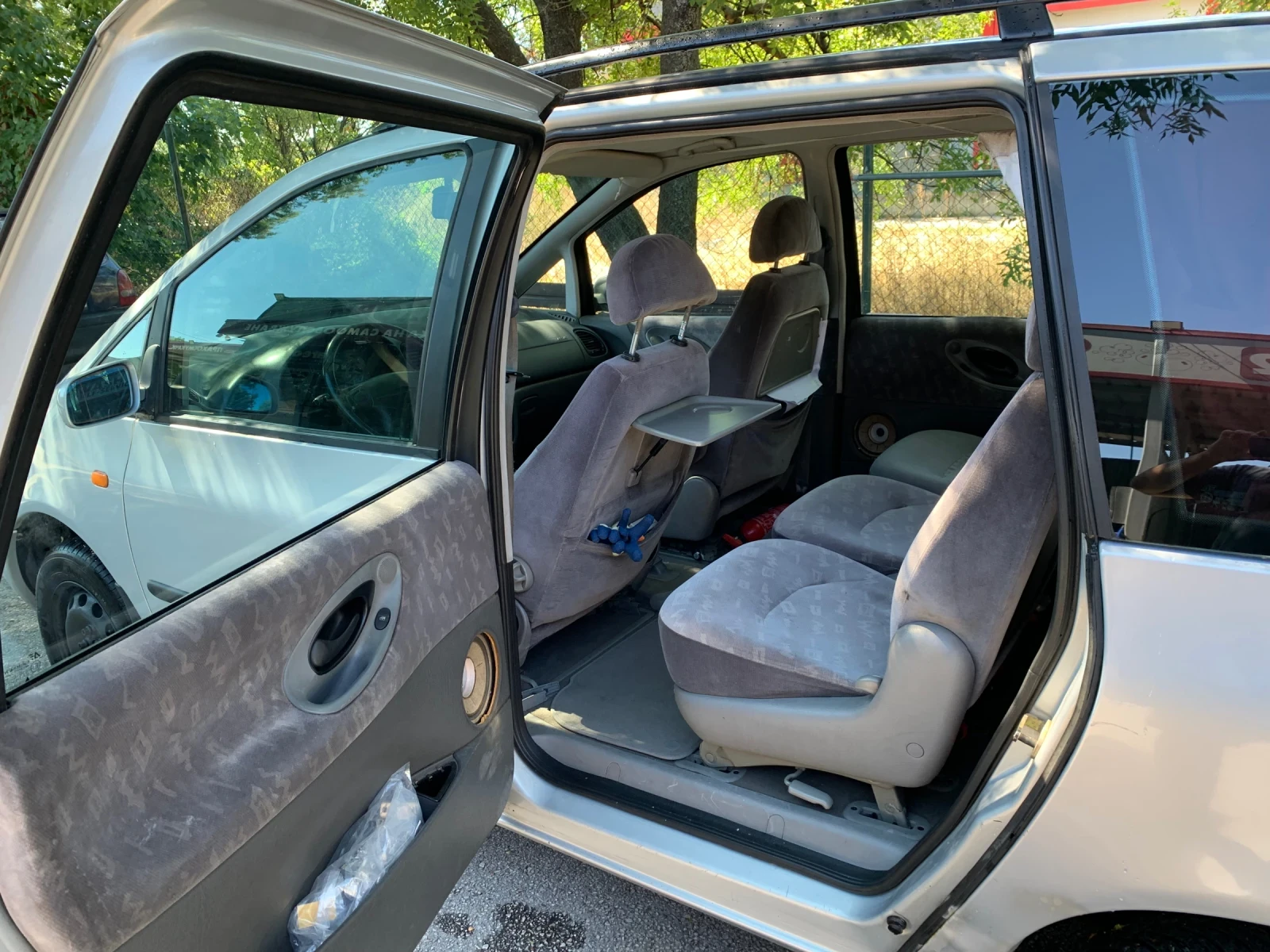Seat Alhambra 1.9tdi, снимка 8 - Автомобили и джипове - 56130562