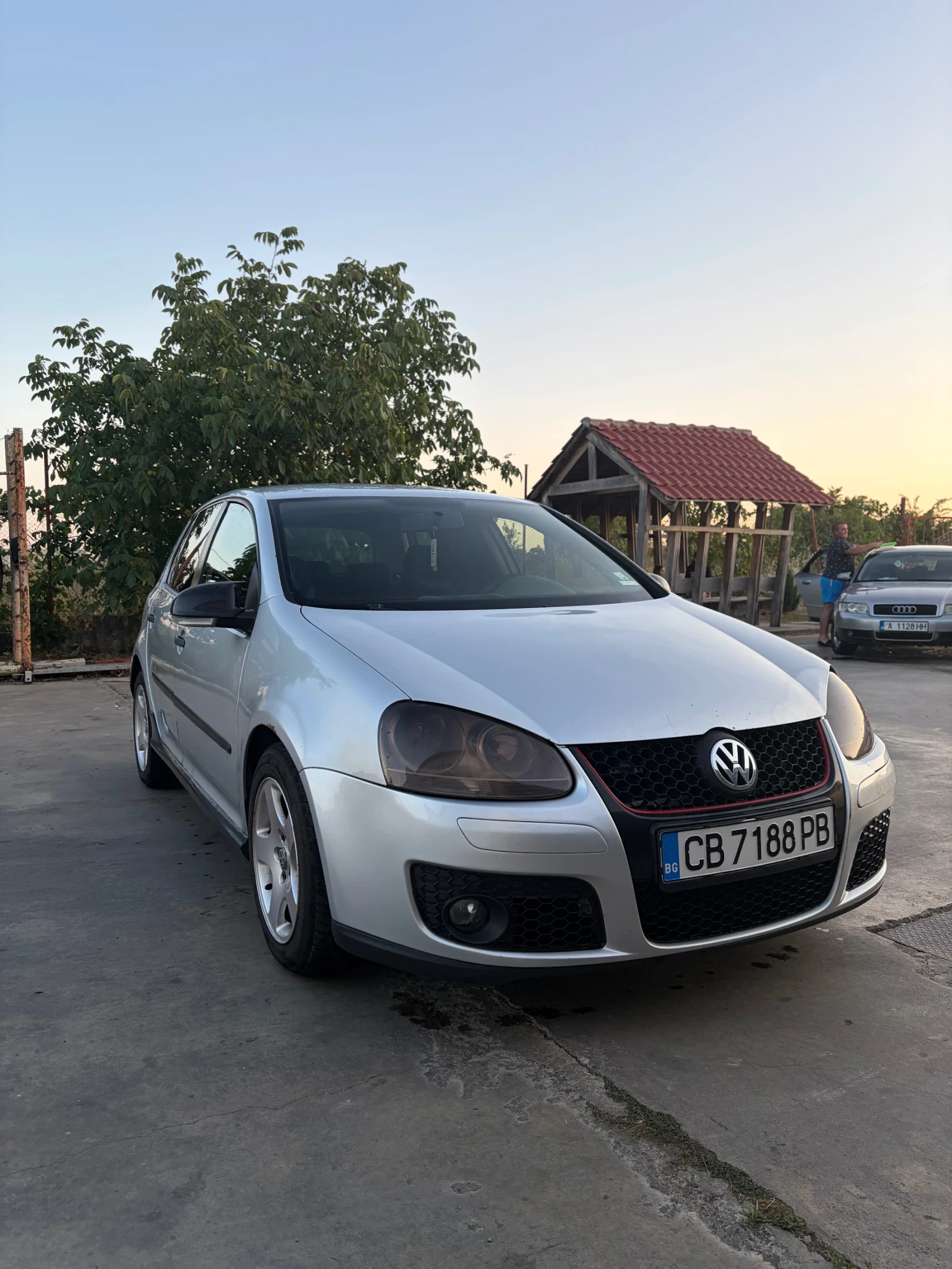 VW Golf 2.0 SDI, снимка 3 - Автомобили и джипове - 56339956