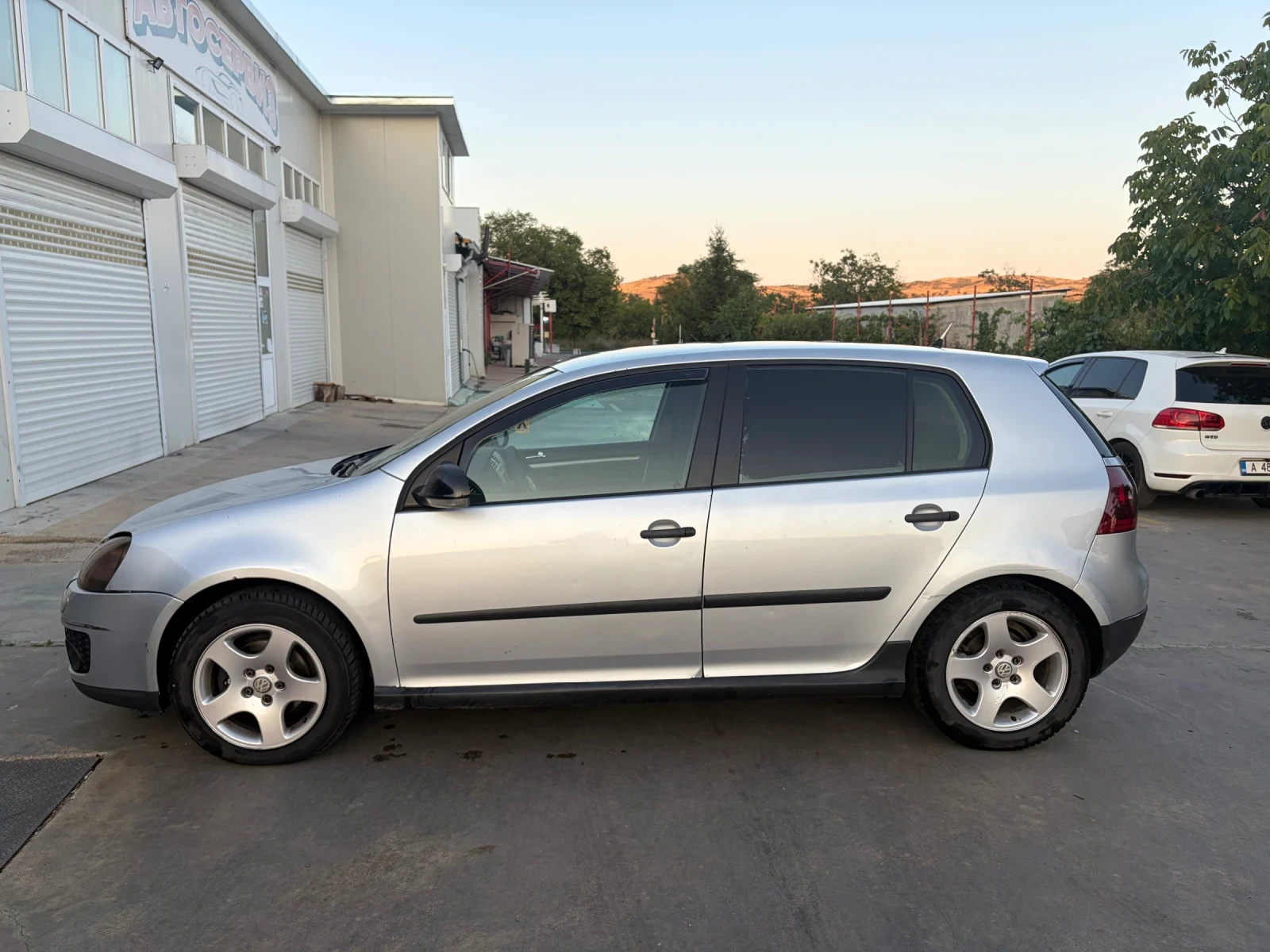 VW Golf 2.0 SDI, снимка 8 - Автомобили и джипове - 56339956