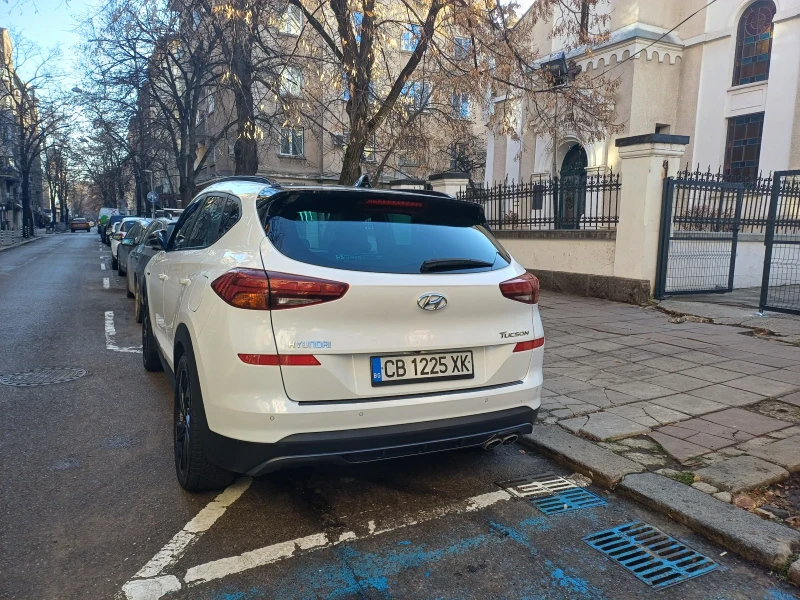 Hyundai Tucson 1.6 CRDI N-LINE, снимка 8 - Автомобили и джипове - 48712349