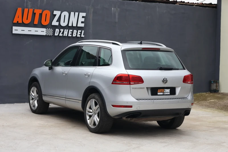 VW Touareg 3.0d 4Motion 240hp Full, снимка 6 - Автомобили и джипове - 52669003