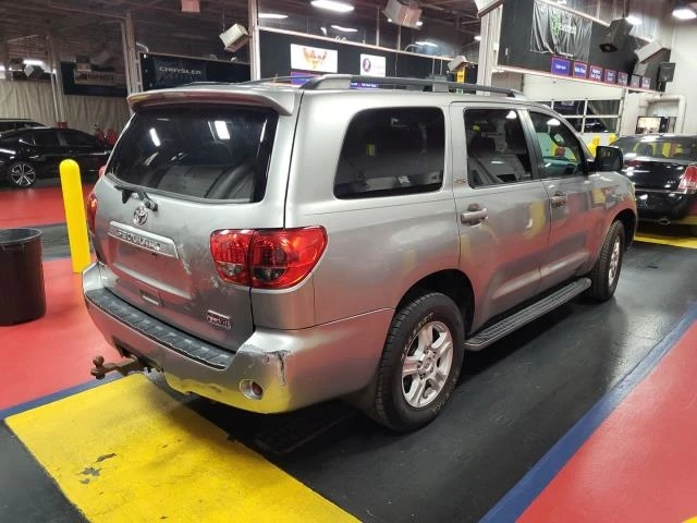 Toyota Sequoia SR5 - изображение 4