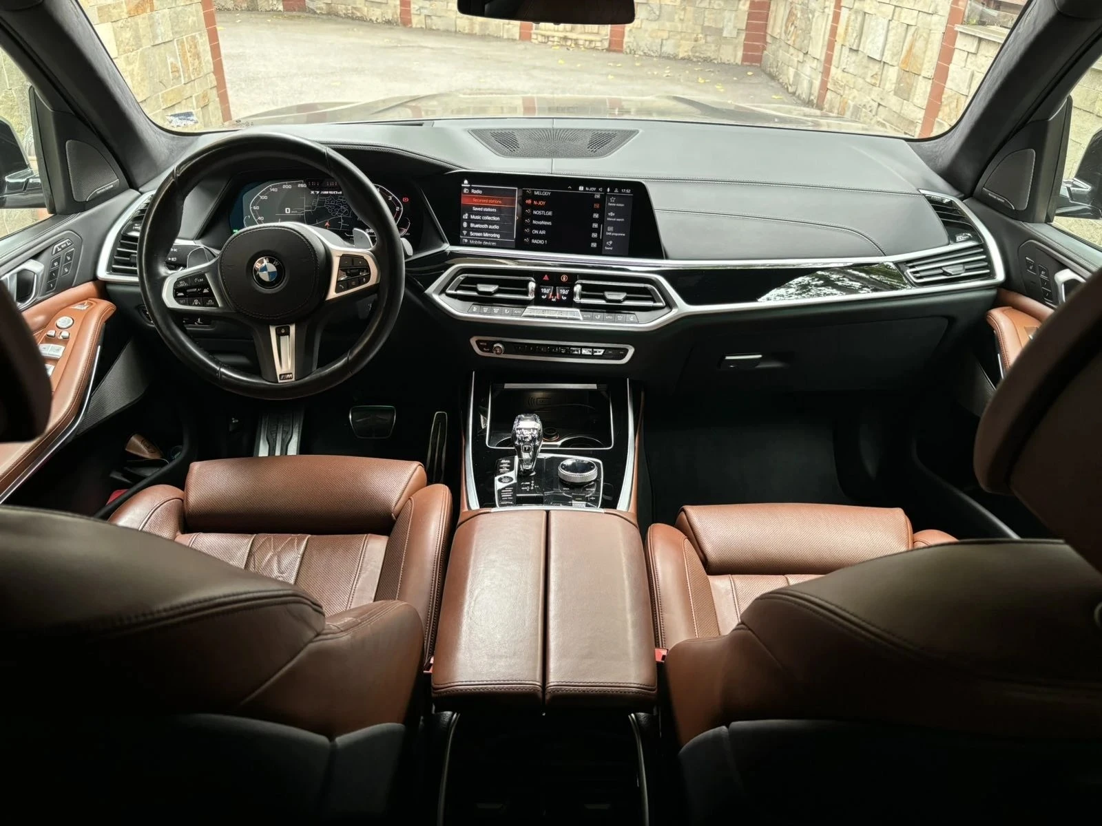 BMW X7 M50d - White Thunder Edition - изображение 10