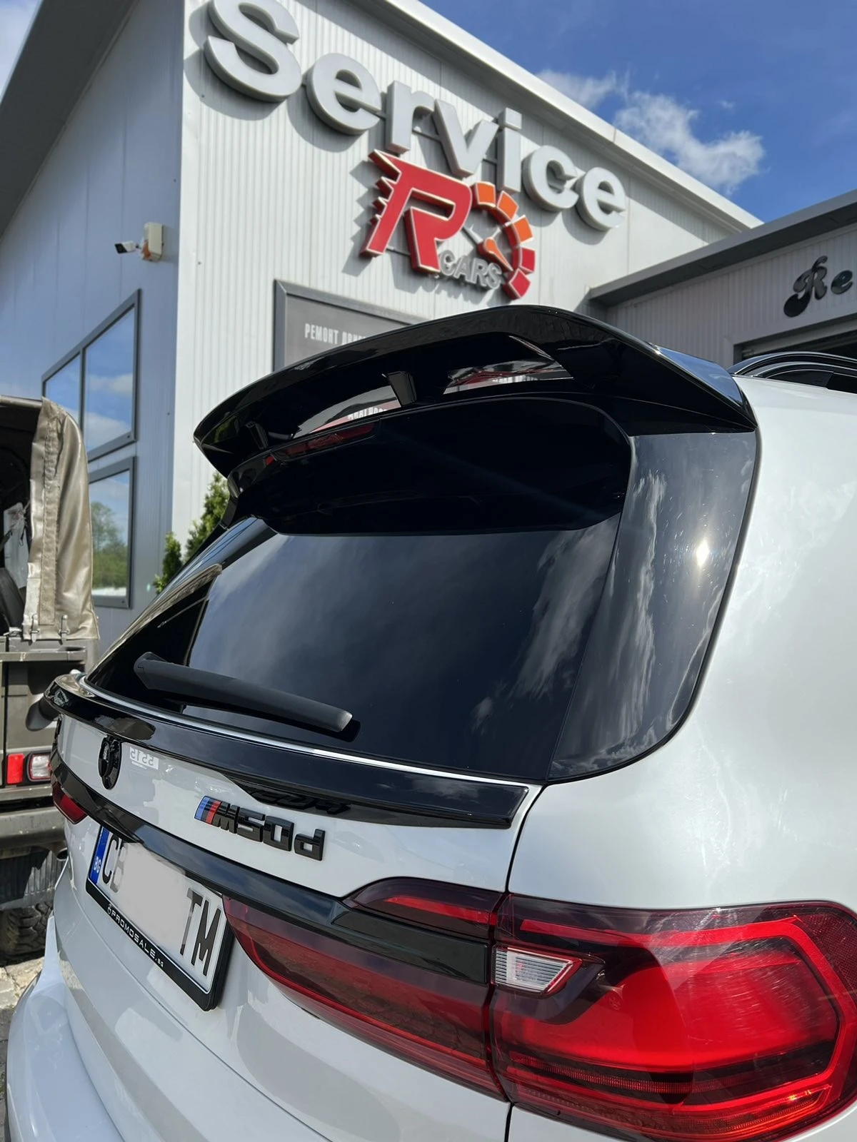 BMW X7 M50d - White Thunder Edition - изображение 6