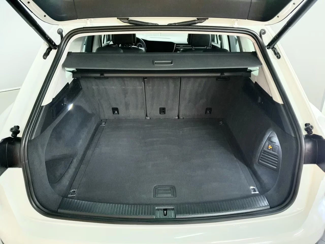 VW Touareg 3.0TDI/V6/231HP/4MOTION/ACC/LED/NAVI/L.ASSIST/279f - изображение 5